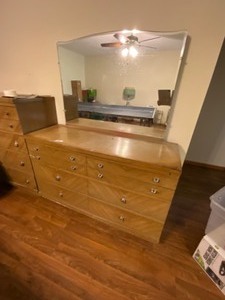 lot 476 image: Blond Dresser with Mirror