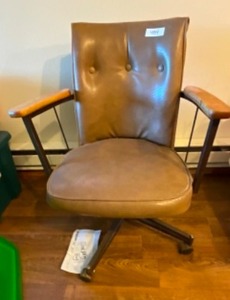 lot 484 image: Vinal chair