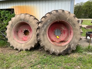lot 747 image: Pair Armstrong Super Hi-Power  Lug Radiol   20.8R38