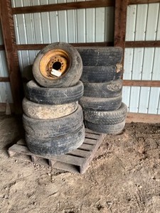 lot 605 image: Lof of Tires & Rims