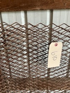 lot 610 image: 4 - Expandable Metal 2 x 4