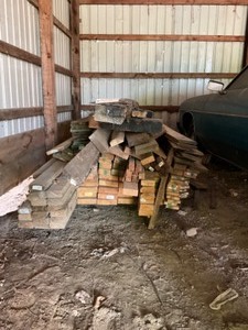 lot 614 image: Lot of Lumber