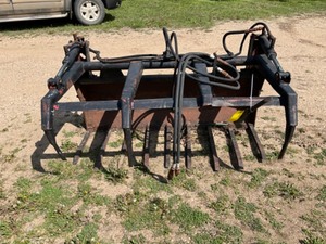 lot 622 image: Skid Loader 60 Manure Forks  Graple