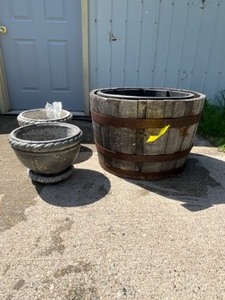 lot 626 image: 3 - Flower Pots