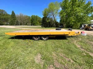 lot 627 image: Tandem Axel Hydraulic Tilt Trailer with winch