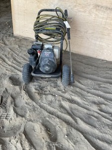 lot 678 image: Pressure washer Honda GC 190