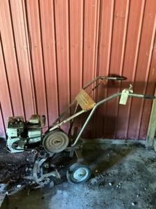 lot 640 image: Cloud Buster Tiller Motor 5 HP