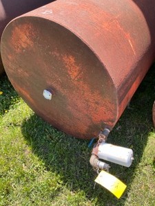 lot 652 image: 300 gallon Fuel tank