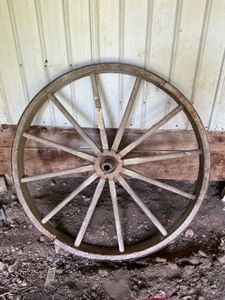 lot 662 image: Wagon Wheel