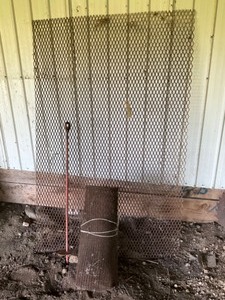 lot 664 image: Steel Grating & Roll of metal