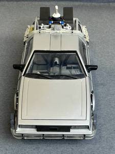 lot 60 image: Diamond Select 115 Scale Back To The Future 2 Delorean Time Machine
