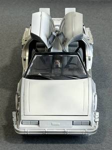 lot 62 image: Diamond Select 115 Scale Back To The Future 2 Frozen Delorean Time Machine