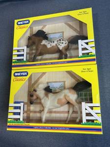 lot 76 image: Breyer Classics No. 652 (Buckskin Pinto Stallion) & No. 676 (Dun Appaloosa) in Like New Condition