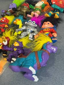 lot 88 image: Vintage Battle Trolls Lot with 1993 Burger King Glow in the Dark Troll
