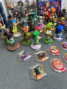 lot 118 image: Huge Disney Infinity Action Figure Lot #2