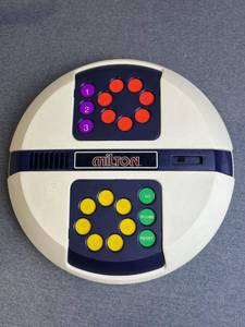 lot 121 image: Vintage 1980 Milton Bradley Electronic MILTON The Game That Talks To You (Tested and Working)