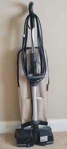 lot 36 image: Oreck XL Vacuum Cleaner - XL21-750ECB