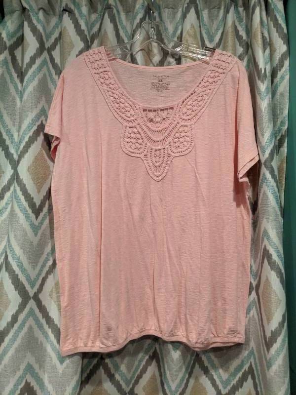 lot 437 image: Sonoma and Izod Tops Pink Blue Green Gray Womens Size XL P