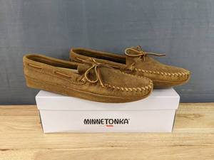 lot 119 image: Mens Minnetonka Moccasin Softsole Slipper Size 13 N