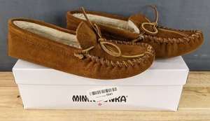lot 125 image: Minnetonka Mens Pile Lined Soft Sole Moccasins Size 9  N