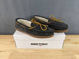 lot 122 image: Minnetonka Tempe Moccasin Shoes Womens Size 8W  N