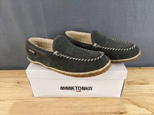 lot 120 image: Minnetonka Tilden Moccasin Shoes Mens Size 11W - Grey  N