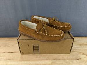 lot 106 image: Mens Minnetonka Pile Lined Hardsole Size 11.5 N