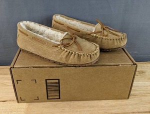 lot 100 image: New Womens Sperry Moccasin Slipper Size 8 N