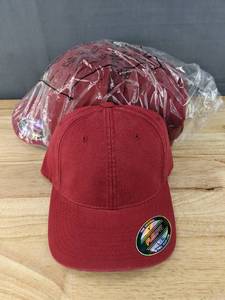 lot 346 image: 8 Brand New Yupoong FlexFit Red Hats Size LXL A