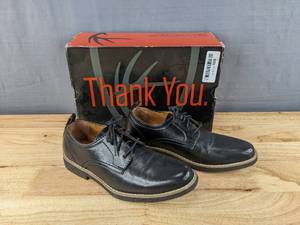 lot 313 image: Deer Stags Zander Boys Size 4 Dress Shoes - Black  L