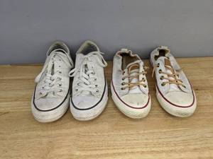 lot 173 image: 2 Pairs Converse Womens Size 8 C
