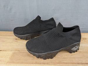 lot 74 image: Enosky Black Slip-on Sock Womens Size 9.5 Sneakers L