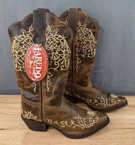 lot 3 image: Brand New Laredo Dan Post No More Drama Jasmine Western Brown Cowboy Boots with Bone Flower Embroidery Womens Size 7 L