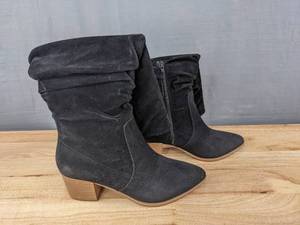 lot 164J image: New Black Amazon Essentials Tall Block Heel Boots, Womens Size 9 L