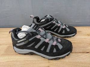 lot 81 image: New Merrell Alverstone 2 Hiking Boot Womens Size 6.5 L