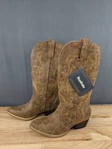 lot 60 image: Brand New Tan Hisea Rollda Cowboy Boots, Womens Size 8.5 Sneakers L