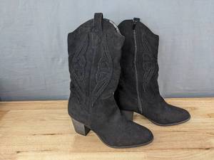lot 98 image: New Shibever Boots Womens Size 8 - Black L