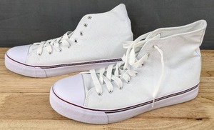 lot 95 image: Brand New Unbranded Canvas High Top Sneakers Mens Size 10.5 L