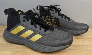 lot 57 image: Adidas Own the Game 2.0 Basketball Shoes Youth Size 4 L