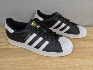 lot 15 image: Brand New Adidas Superstar Mens Size 11 Shoes - Black L