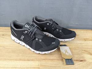 lot 40E image: On Cloud Womens Running Shoes Womens Size 8.5 - Black L