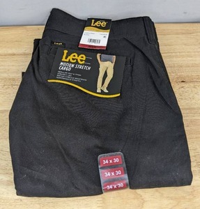 lot 147J image: Brand New Lee Mens Regular Fit Straight Leg Motion Stretch Cargo Performance Pant (Black, 34x30) L