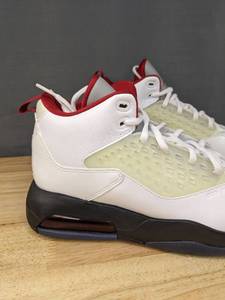 lot 17A image: New Jordan Maxin 200 Basketball Nike Sneakers Mens 9 Shoes O