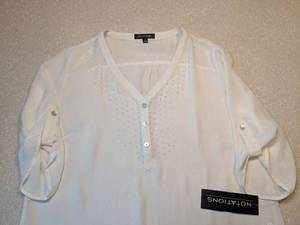 lot 409 image: New Notations Womens Blouse Off White Size Medium. P