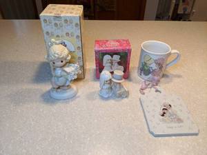 lot 413 image: Precious Moments Statue Cup Ornament Wall Hanging P