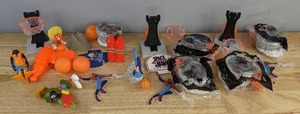 lot 96 image: 2020 McDonalds Space Jam Happy Meal Toys E