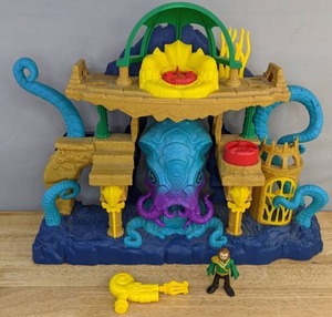 lot 91 image: DC Comics Imaginext 2017 Mattel Atlantis Aquaman Playset E