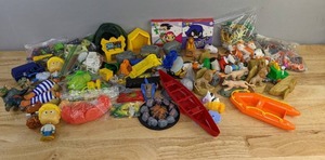 lot 106 image: Large Assortment of Small Toys and Figurines McDonalds Happy Meal Toys, Snoopy, Scooby Doo, Disney The Lion King, Tonka, Nerf and More E