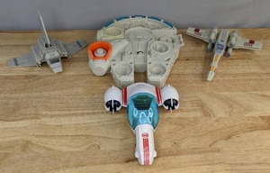 lot 82 image: Star Wars Toys by Hasbro & Play-Doh Millenium Falcon, Speeder Bike and X-Wing Fighter Ship E