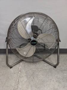 lot 65 image: Masterforce 3-Speed Floor Fan N